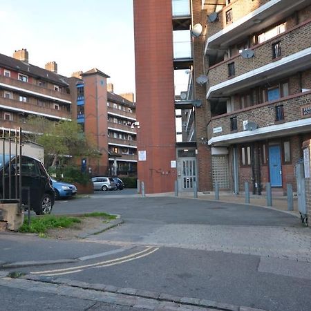 Lovely 4 Bedroom Apartment Close To The City Walking Distance From The Rivere View Londra Exterior foto