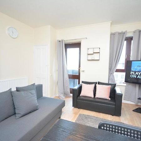 Lovely 4 Bedroom Apartment Close To The City Walking Distance From The Rivere View Londra Exterior foto