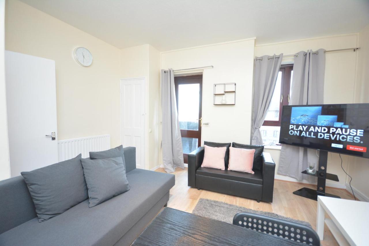 Lovely 4 Bedroom Apartment Close To The City Walking Distance From The Rivere View Londra Exterior foto